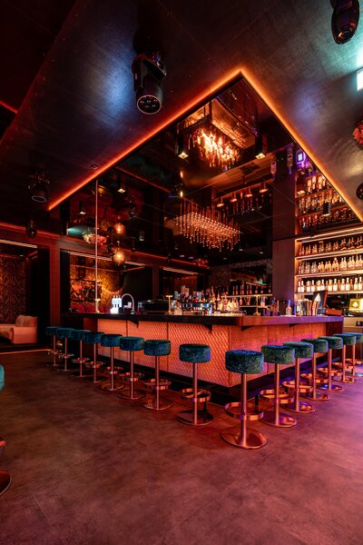 Club Vip Divin, in inima Vienei, transport gratuit