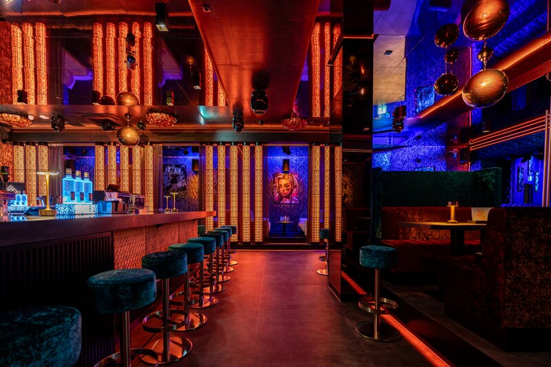 Club Vip Divin, in inima Vienei, transport gratuit