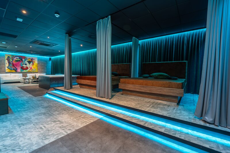 Club Vip Divin, in inima Vienei, transport gratuit