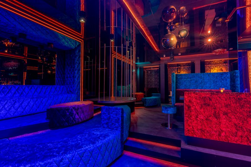 Club Vip Divin, in inima Vienei, transport gratuit